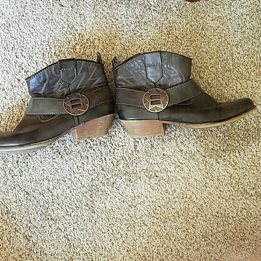 Gorgeous cowboy booties